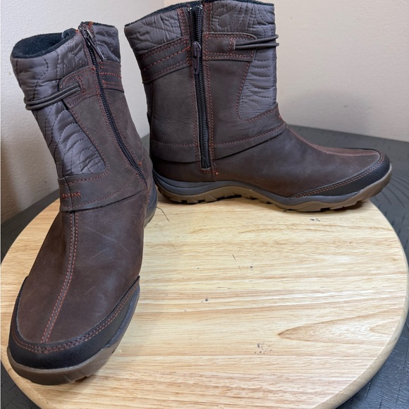 Merrell Women’s Dewbrook leather boots - Picture 6 of 10